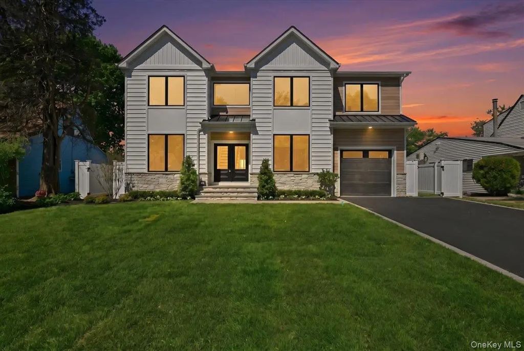 72 Cypress Lane, Westbury