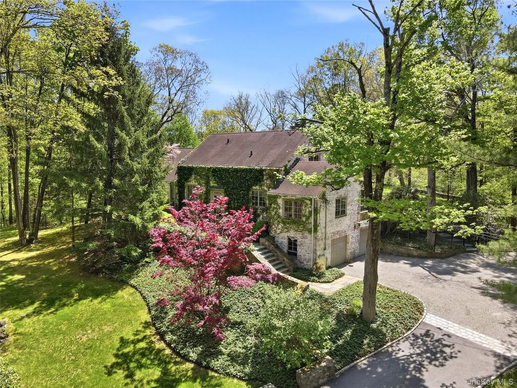 316 Haines Road, Bedford Hills