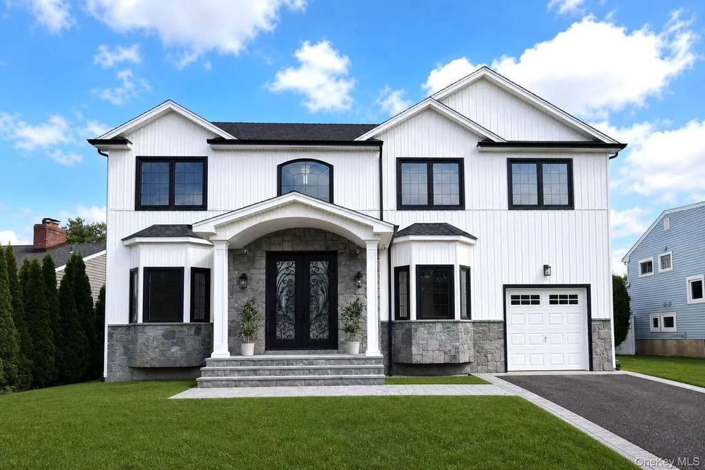 9 Gary Road, Syosset