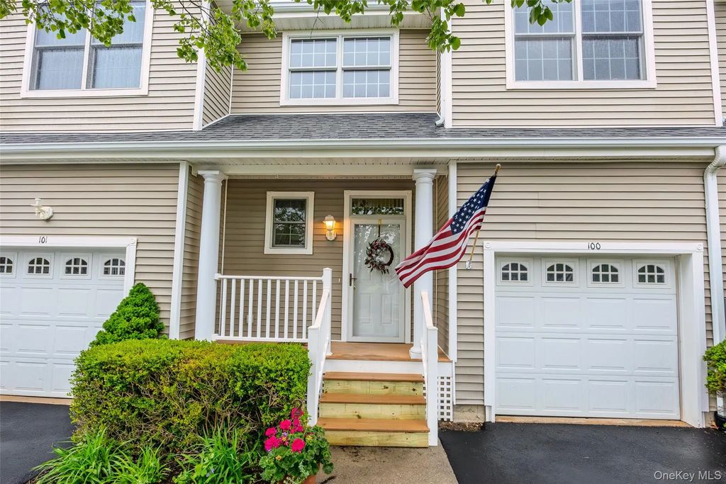 100 Cove Lane # 100, East Setauket