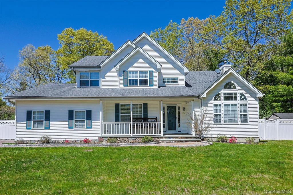 3 Sander Court, Middle Island