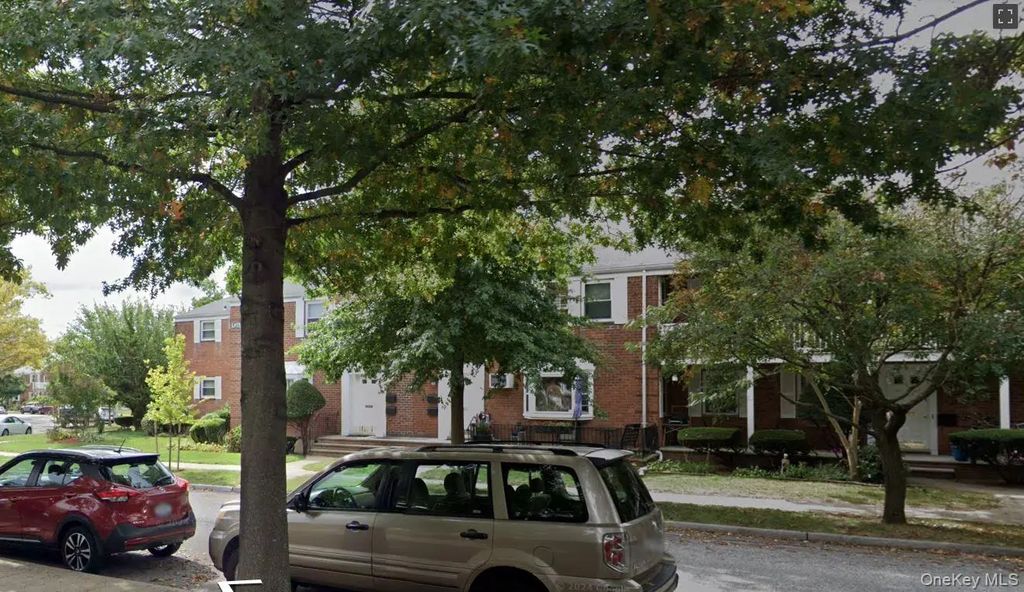 73-27 260th Street # 27b, Glen Oaks