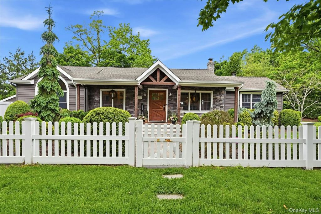 5 Judges Lane, Smithtown