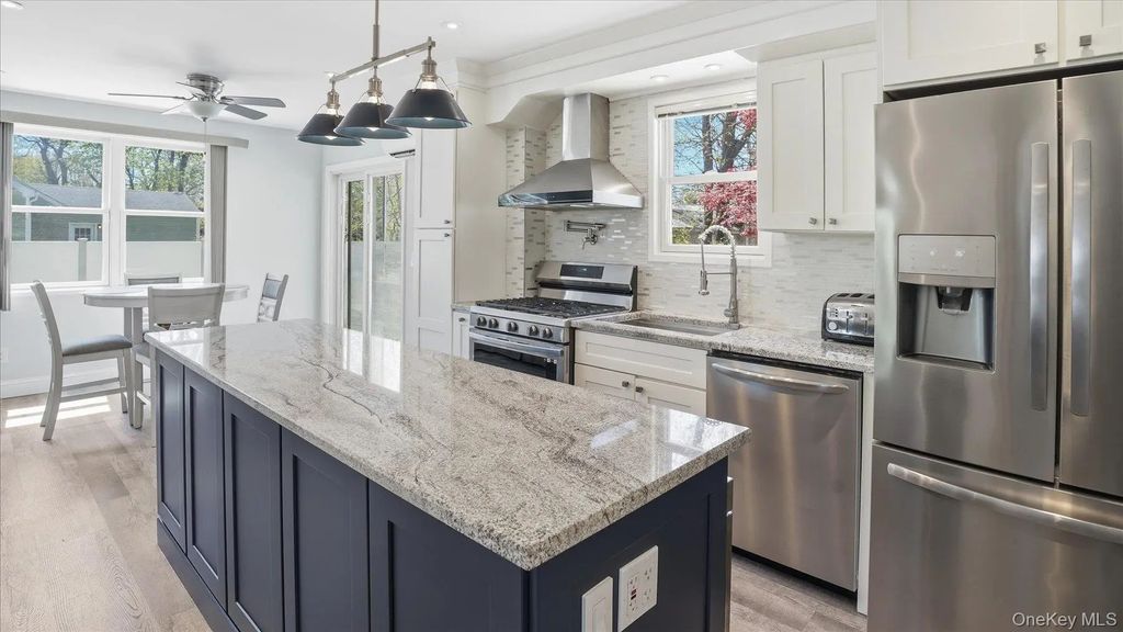 134 Washington Drive, Mastic Beach