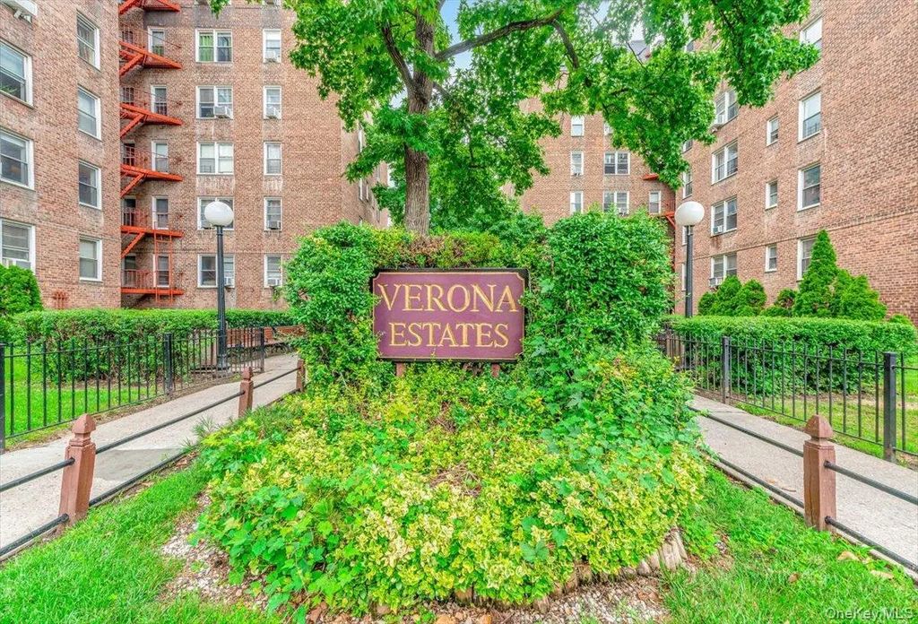 65-45 Yellowstone Boulevard # 2a, Forest Hills