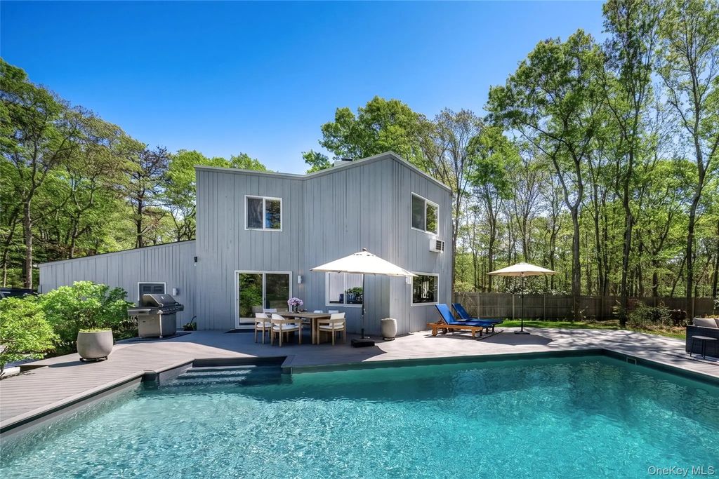 11 N Quarter Road, Westhampton