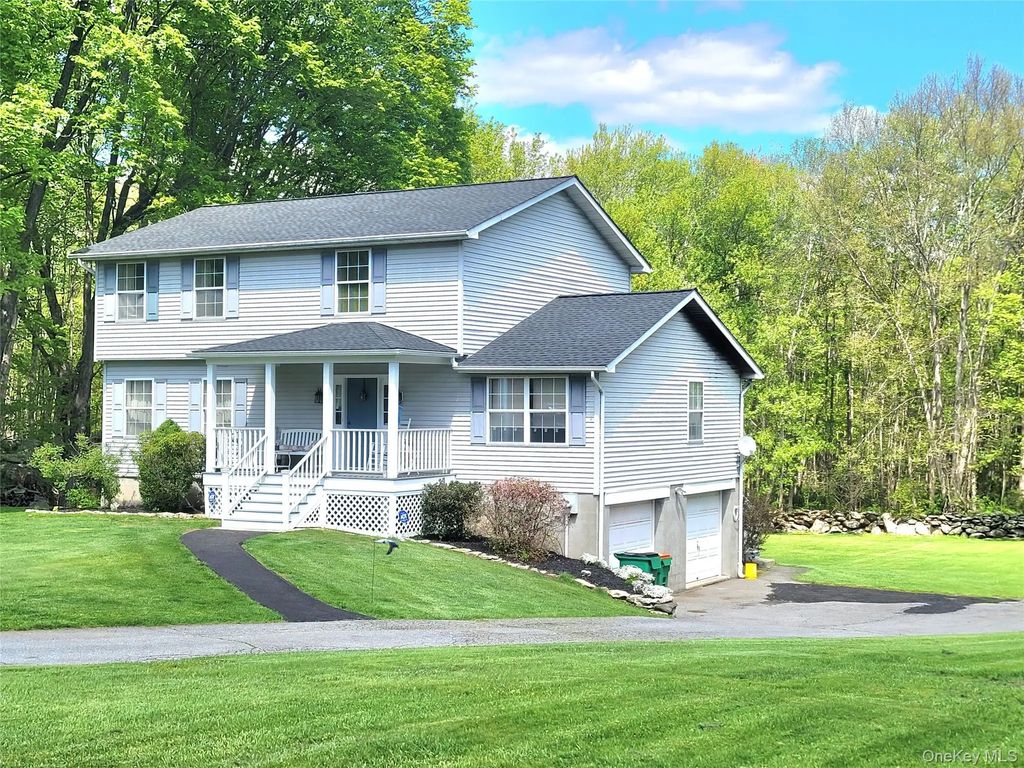 2 Stonewall Drive, Holmes