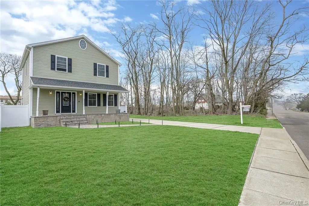 1246 Oakfield Avenue, Wantagh