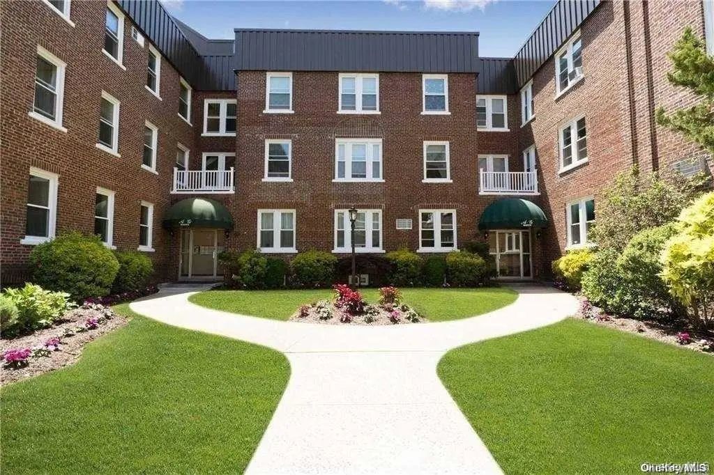 185 Atlantic Avenue B-10, Lynbrook