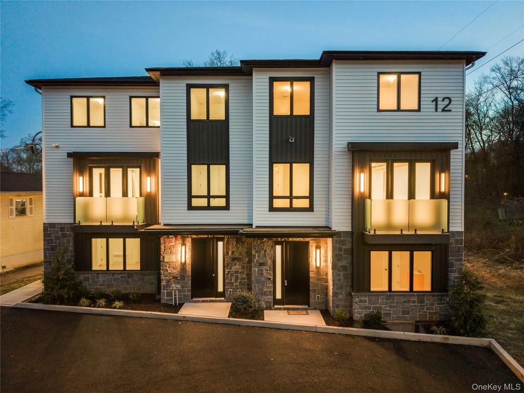 12 Sherman Drive # 201, Spring Valley