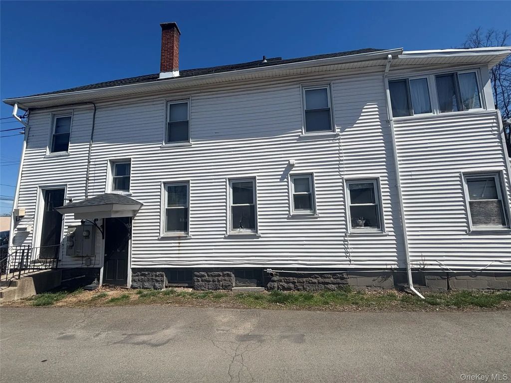 460 Albany, Kingston