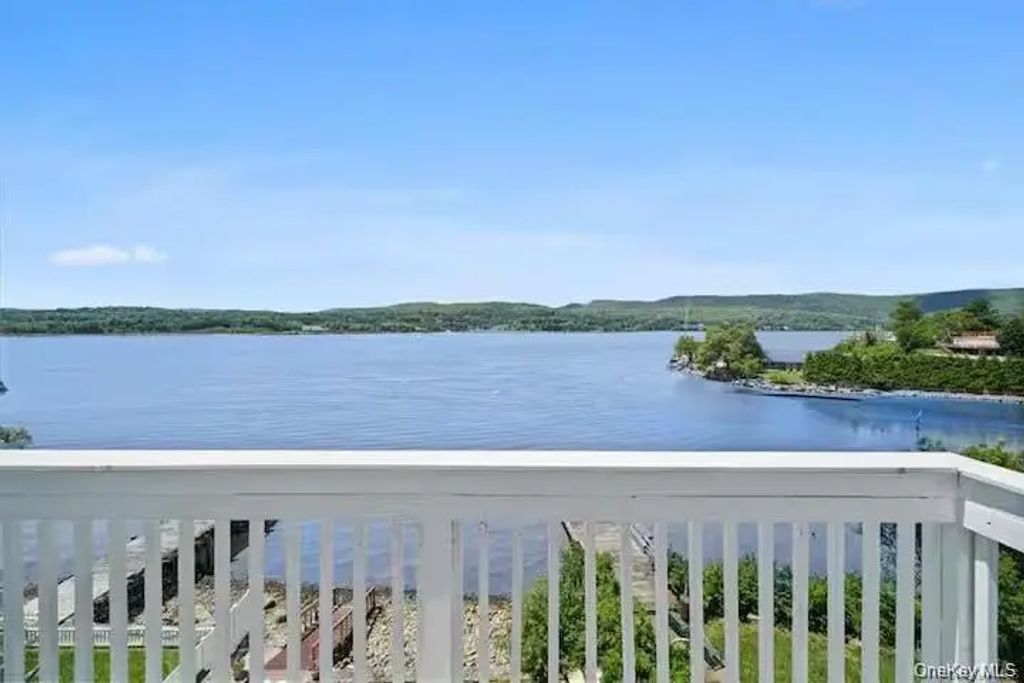31 Wayne Avenue, Verplanck