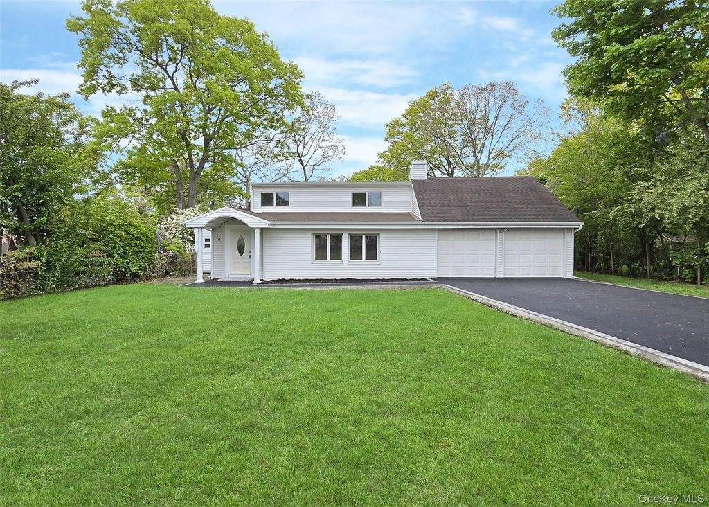 40 Aster Avenue, Holtsville