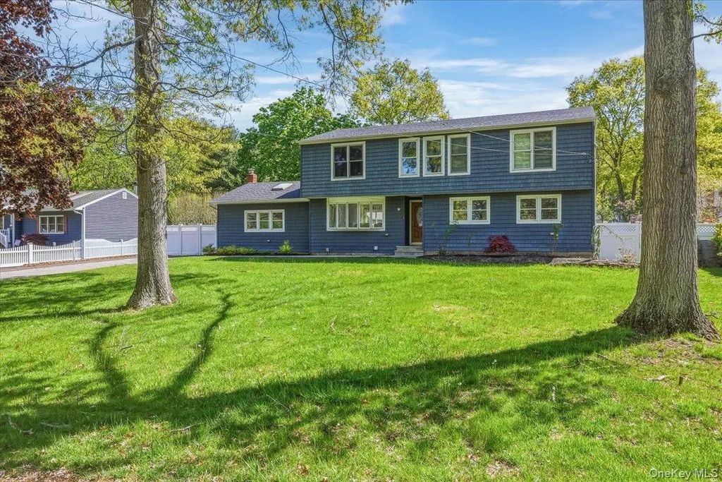 1189 Terry Road, Ronkonkoma