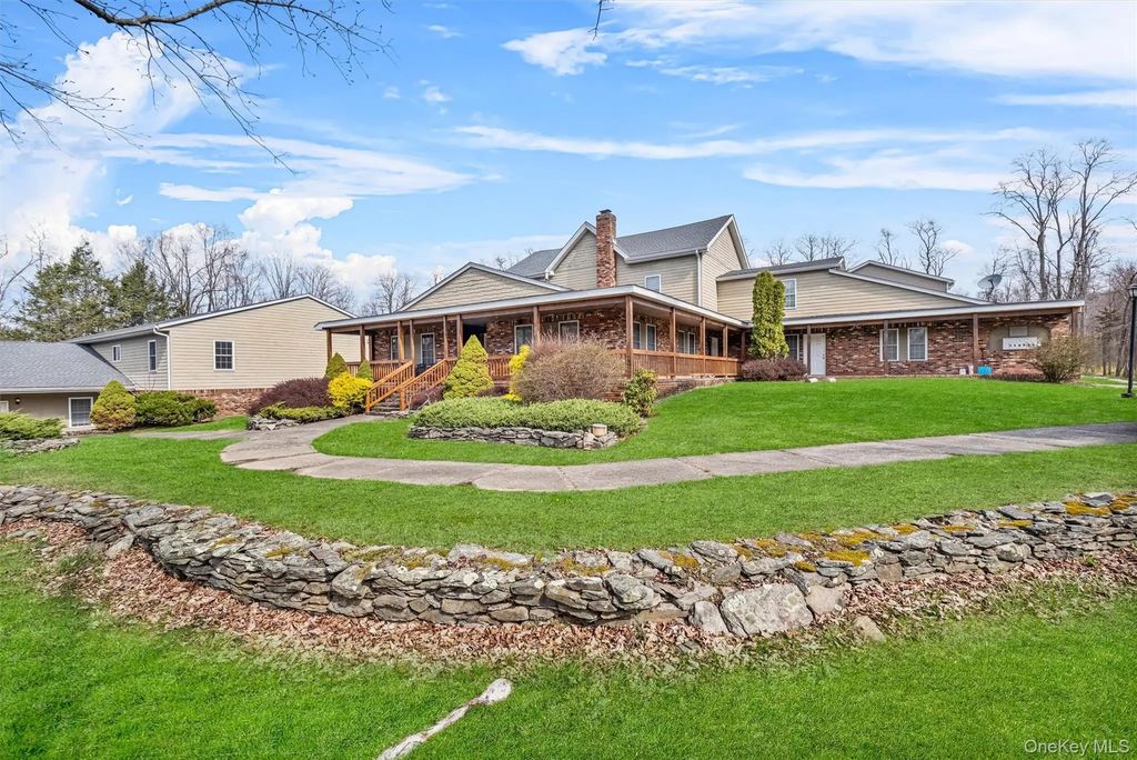 1-18 Willow Way # 7, Rhinebeck