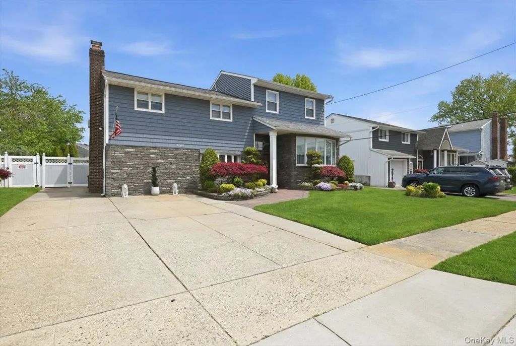 244 Mercury Street, East Meadow
