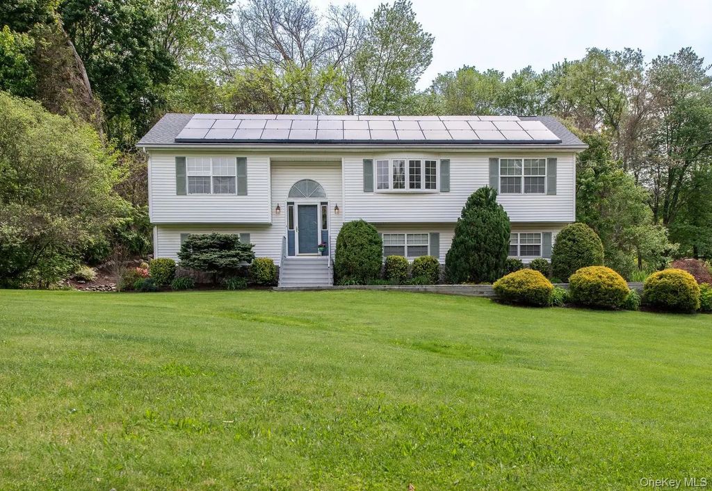 17 Verplanck Avenue, Hopewell Junction