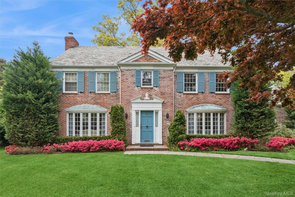 10 Westbury Road, Garden City