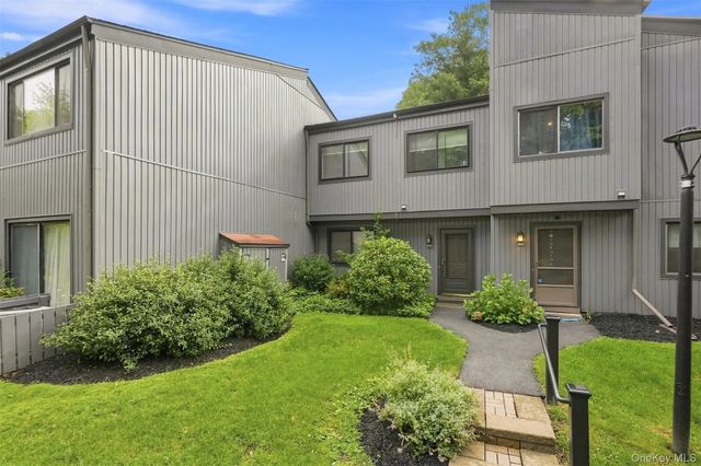 1905 Magnolia Walk, Poughkeepsie
