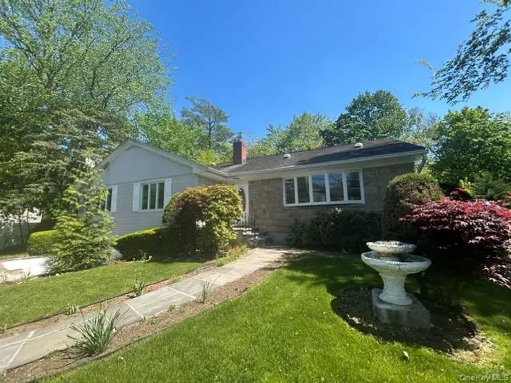 727 Wilmot Road, Scarsdale