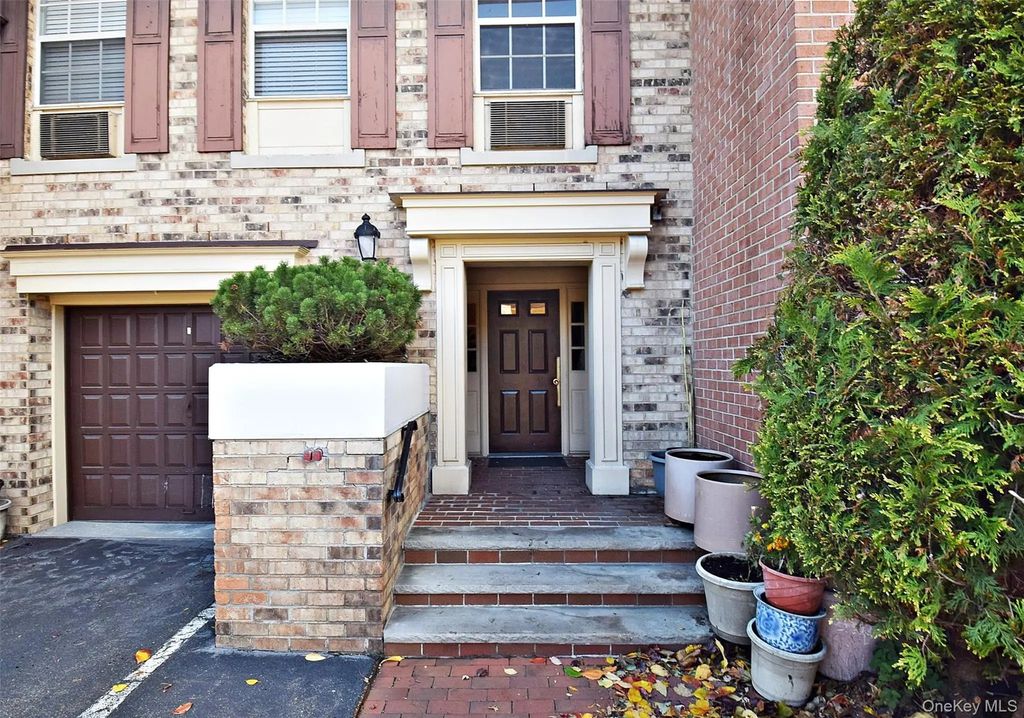 12-32 Diane Place # 204 L, Bayside