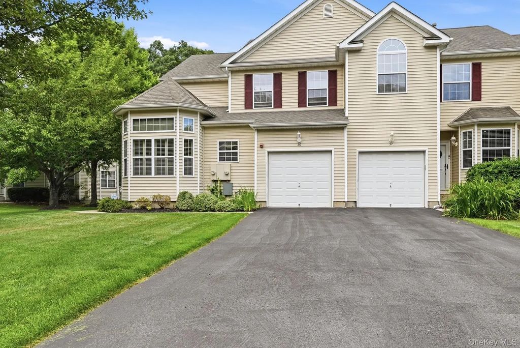 36 Cranberry Circle, Medford