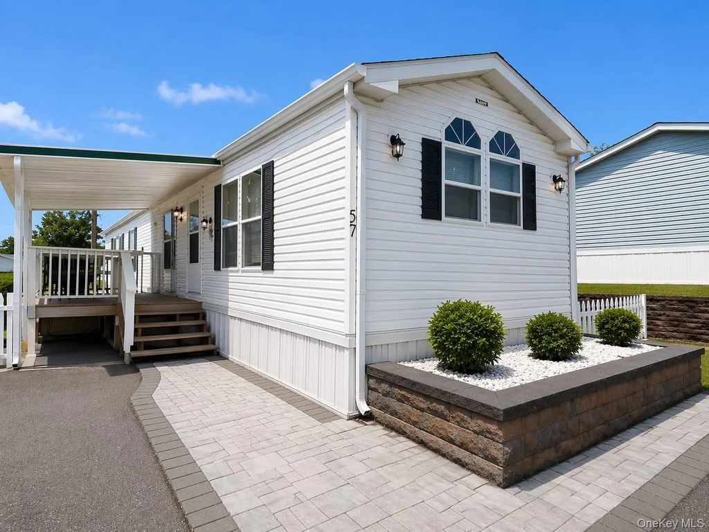 57 W Mountain View, Stony Point