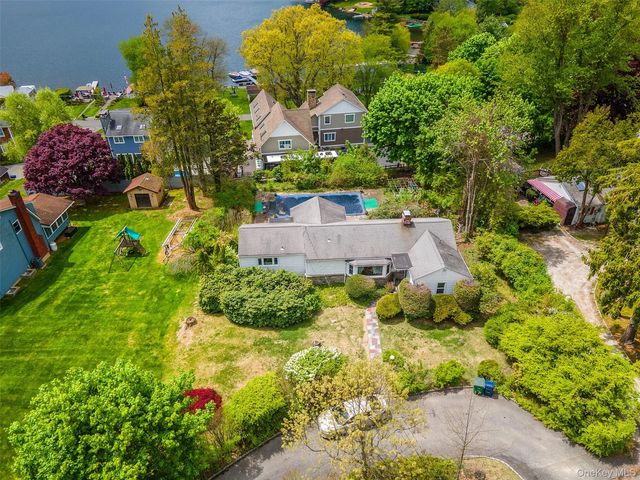 516 N Lake Boulevard, Mahopac