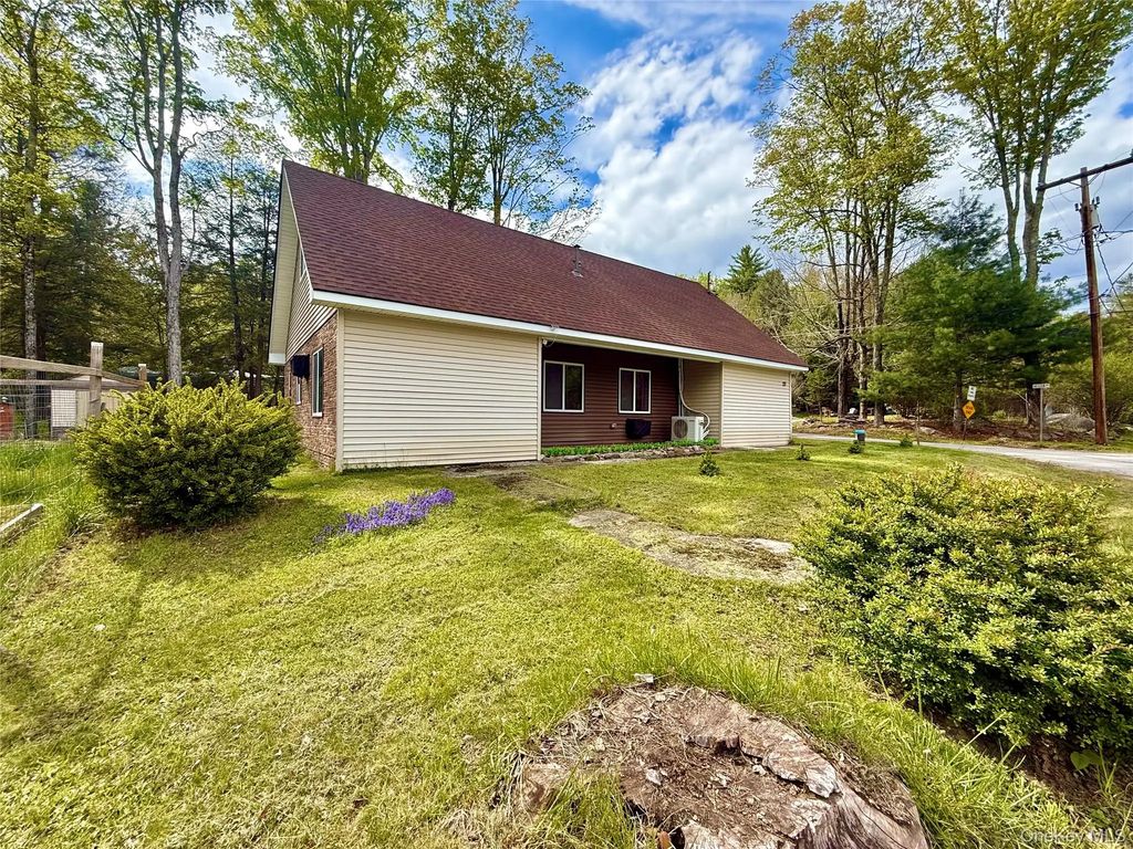 23 Woodland Way, Smallwood