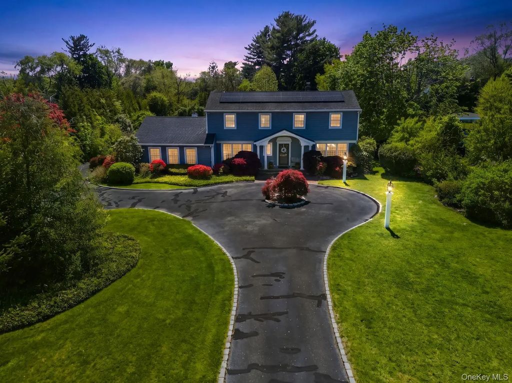 199 Split Rock Road, Syosset