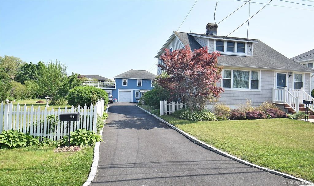 19 And 19a Brook Street, Lindenhurst