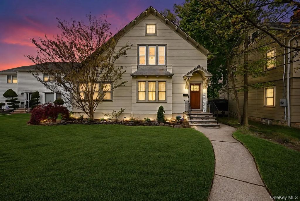 91 Rockaway Avenue, Rockville Centre