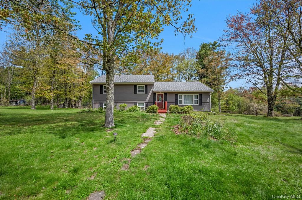 2 Sunset Drive, Monticello