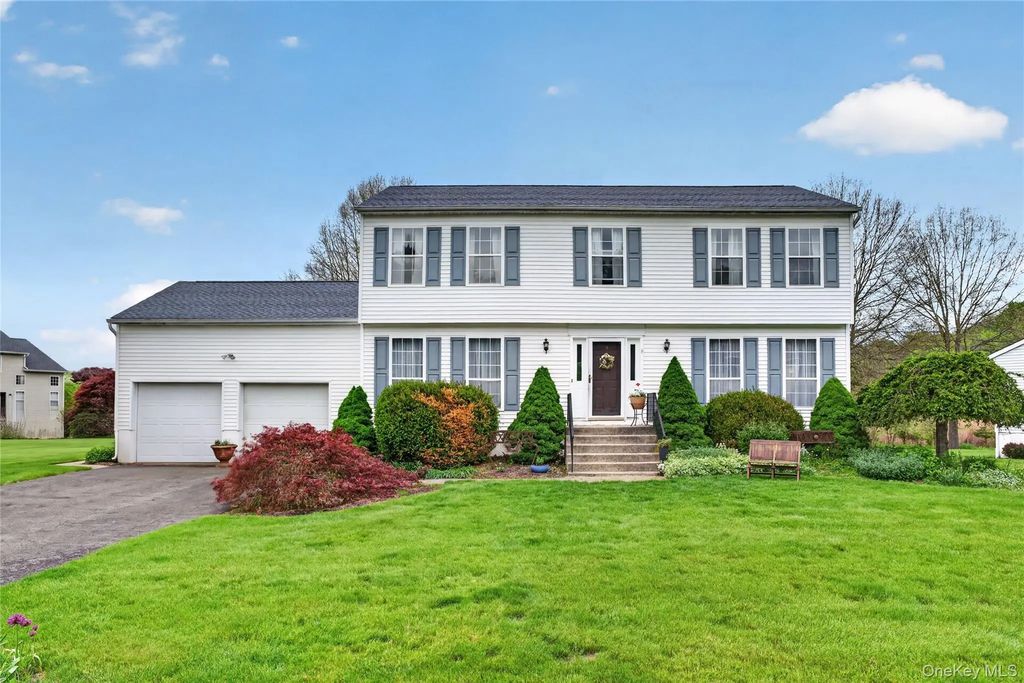 5 Waterford Circle, Washingtonville