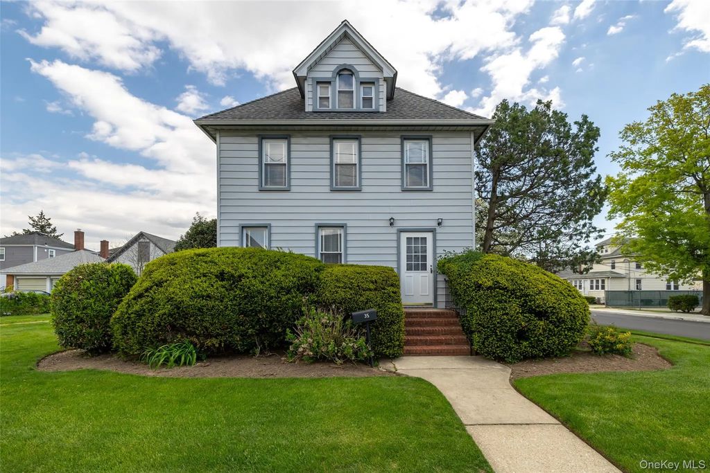 35 N Corona Avenue, Valley Stream
