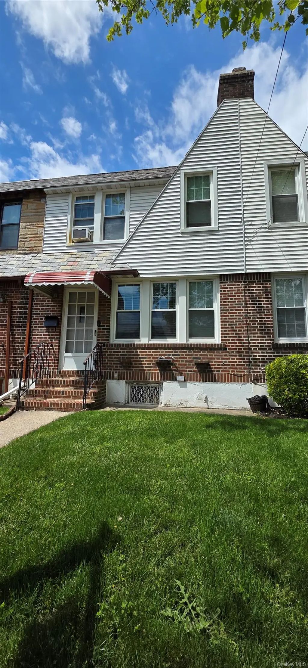 6504 77th Place, Middle Village