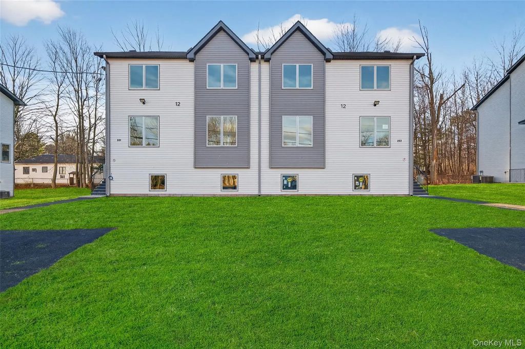 12 E Dillon Road, Monticello