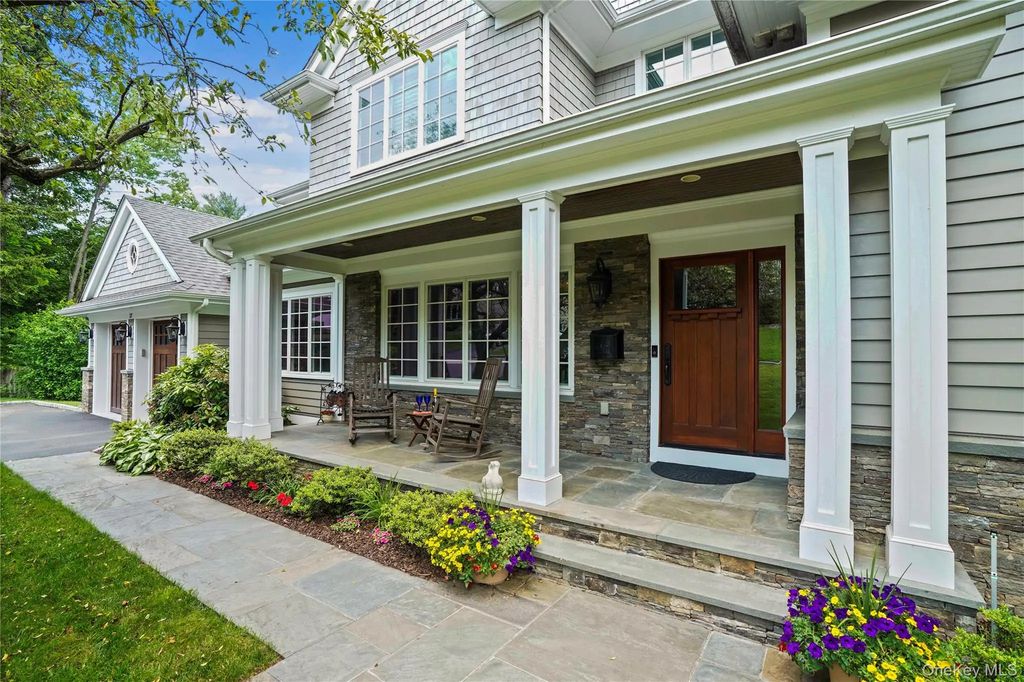 17 Hemlock Road, Hartsdale