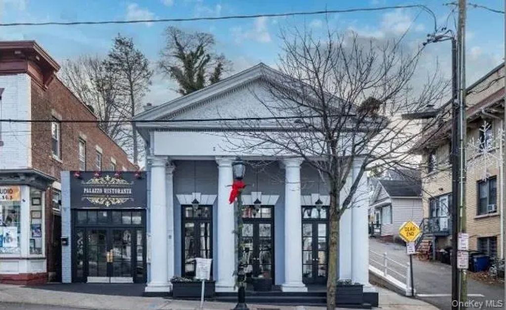 286 Main Street, Port Washington