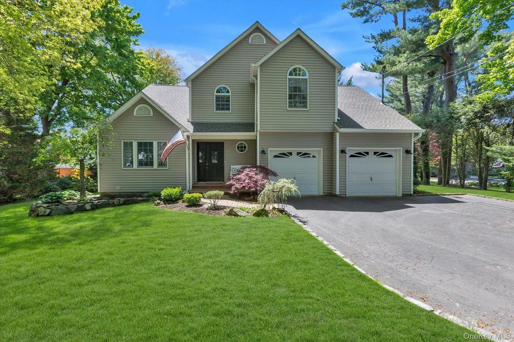 17 Claire Avenue, Huntington Station