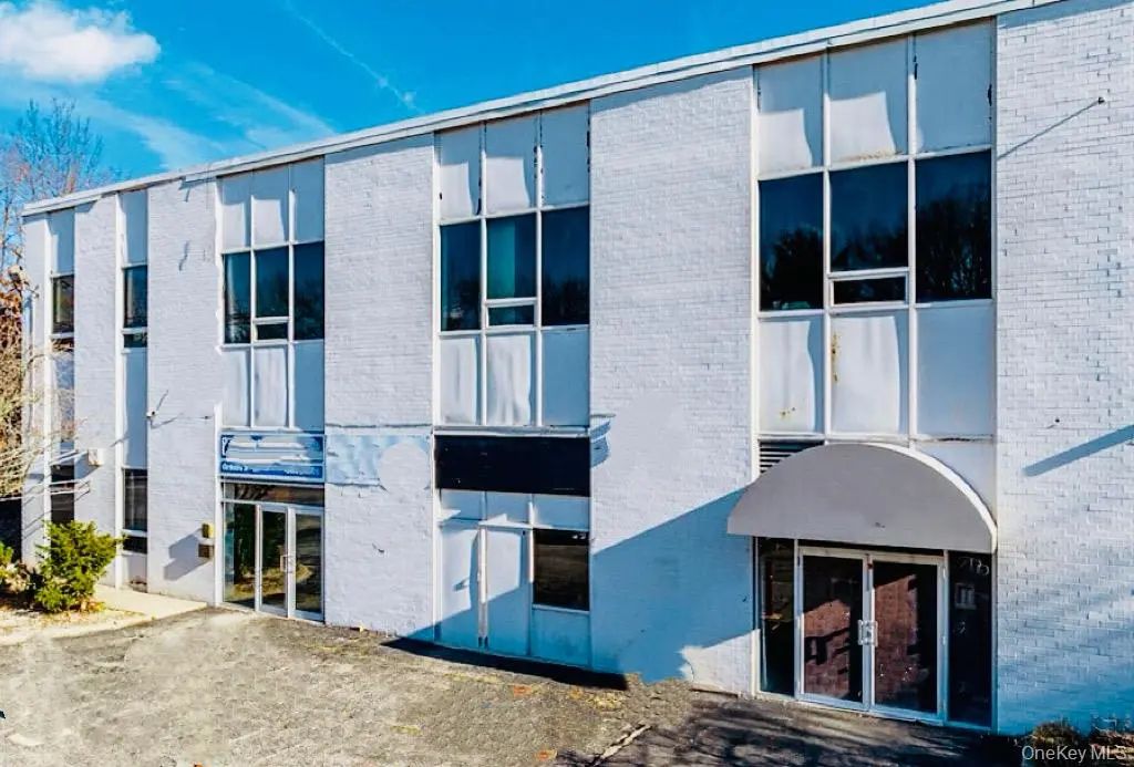 6000 Jericho Turnpike # 210, Syosset