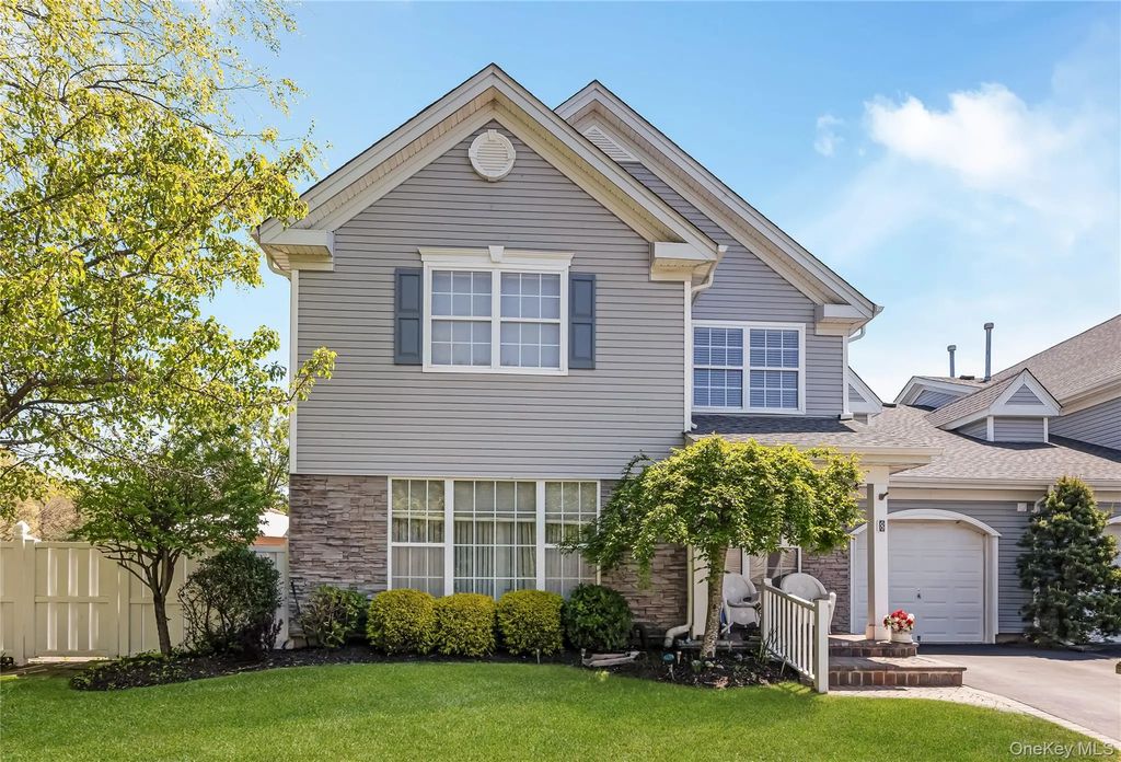 8 Hannah Lane, Middle Island