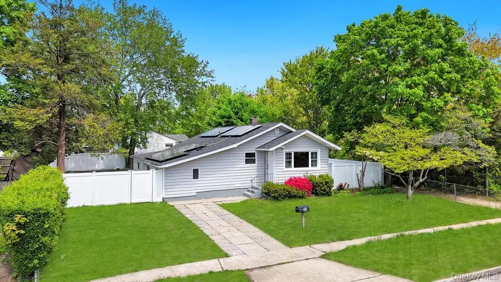 59 E Elm Street, Central Islip