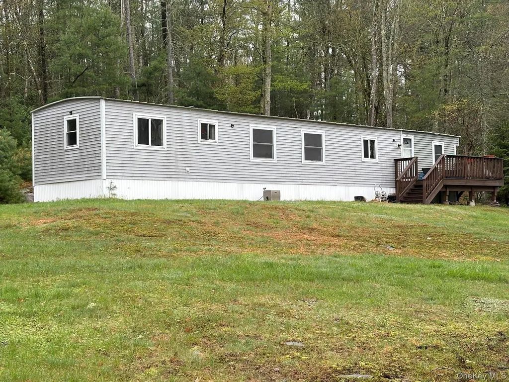 39 Hartung Road, Highland Lake
