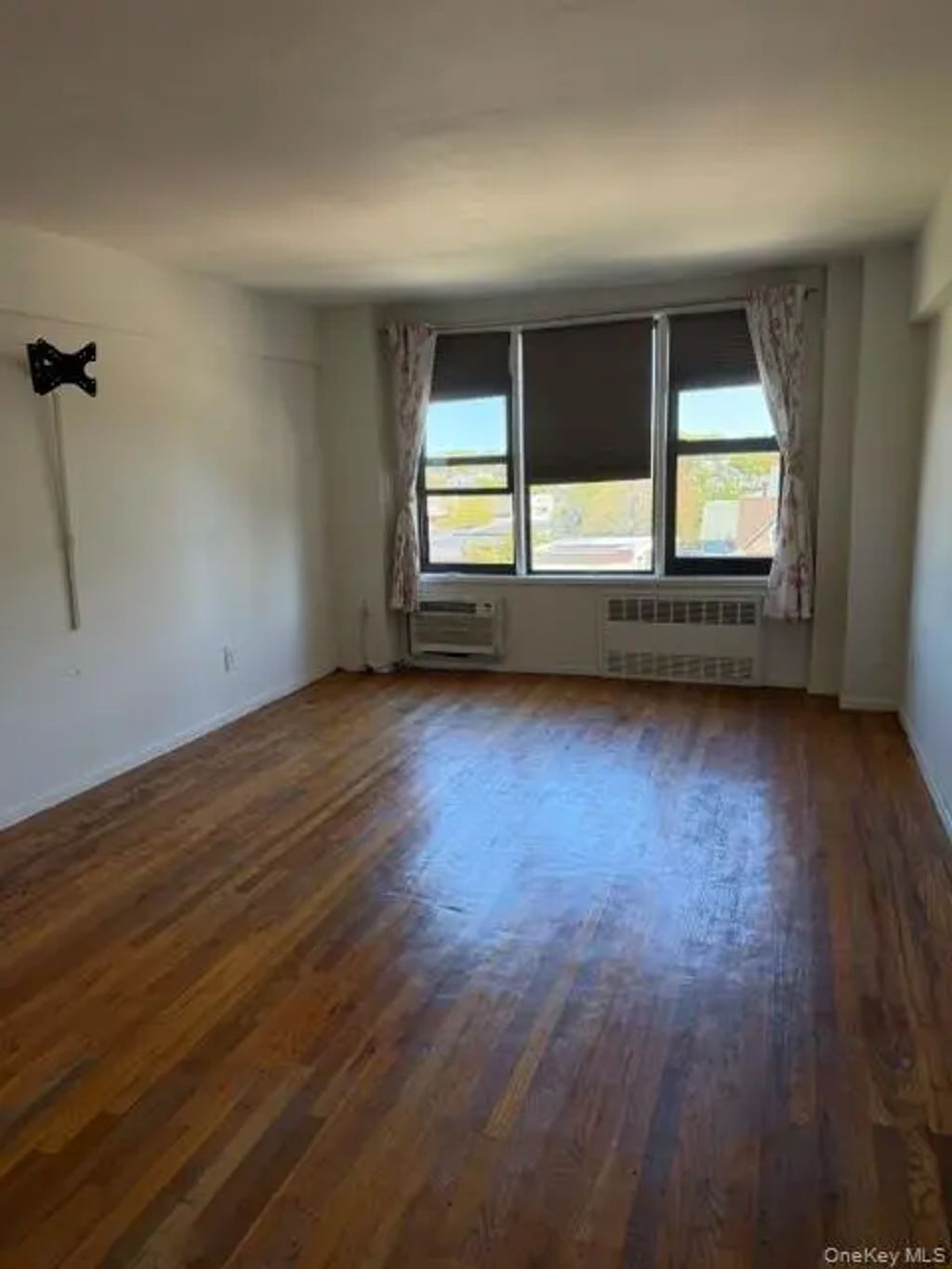 144-63 35th Avenue # 6f, Flushing