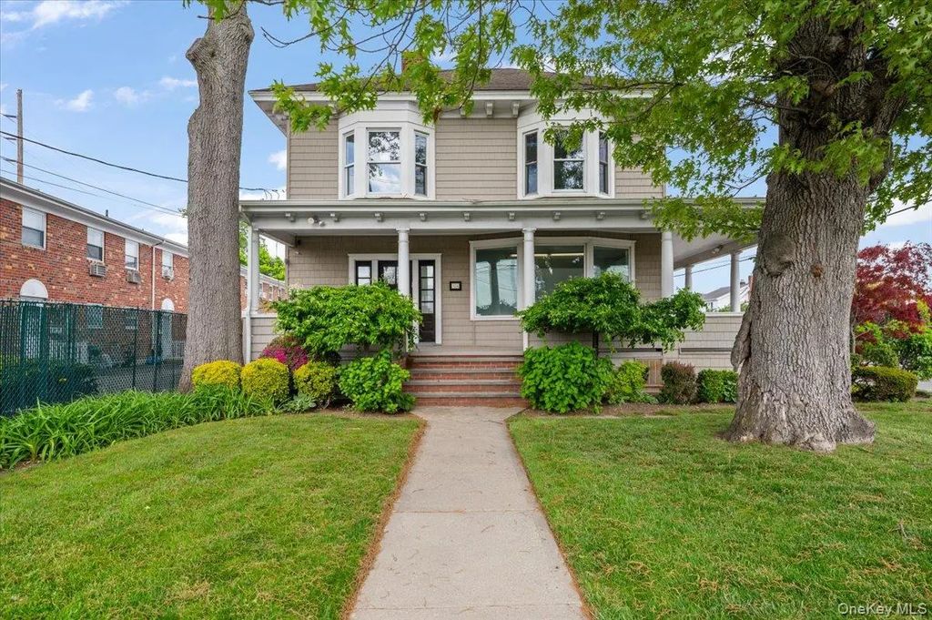154 Franklin Place # 2nd Floor, Woodmere