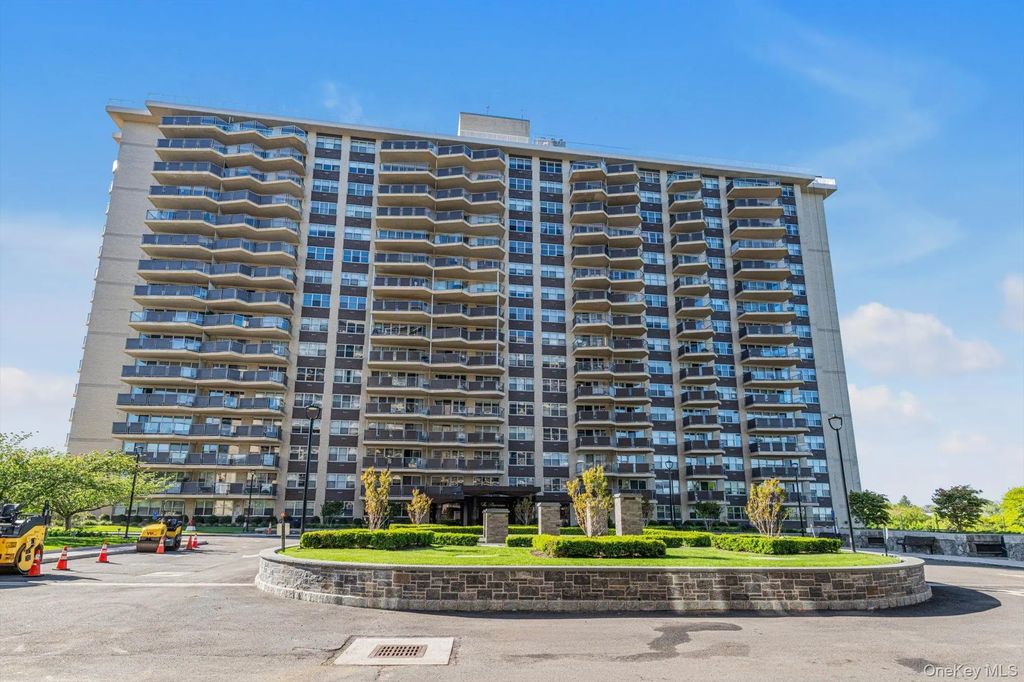 17-85 215 Street # 1 L, Bayside