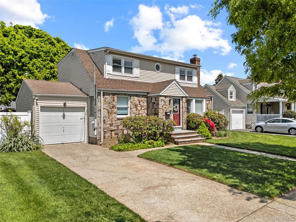 1855 Gerald Avenue, East Meadow
