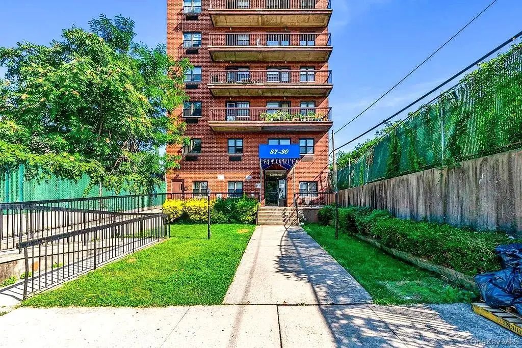 8730 62nd Avenue # 3f, Rego Park