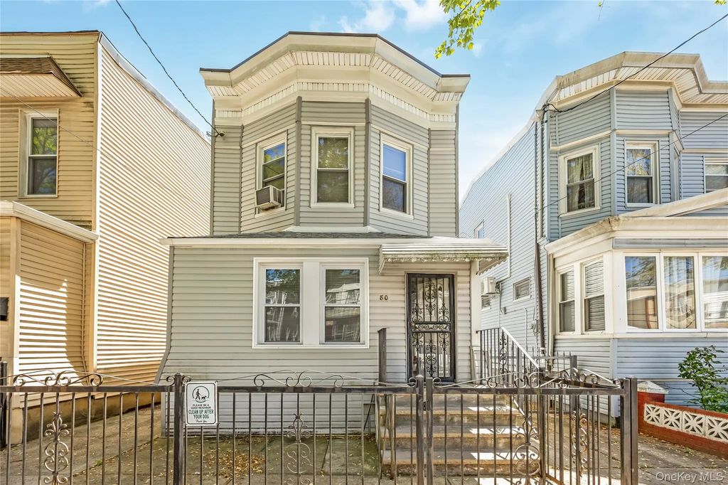 8050 88th Road, Woodhaven